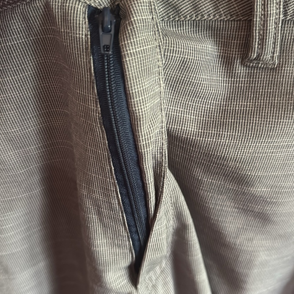 TravisMathew Men's Size 38 Gray Shorts for Golf or Casual Summer Wear Golfing - Picture 6 of 7